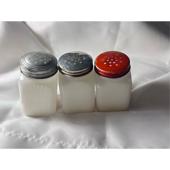 Vintage white milk glass Hazel Atlas, McKee, or Tipp? USA stamped original - Picture 6 of 14